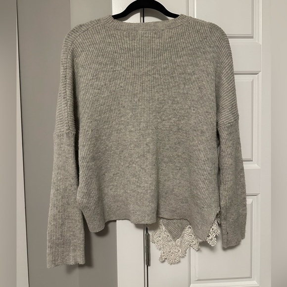 Amaryllis Grey cropped sweater with lace detail - Picture 3 of 3